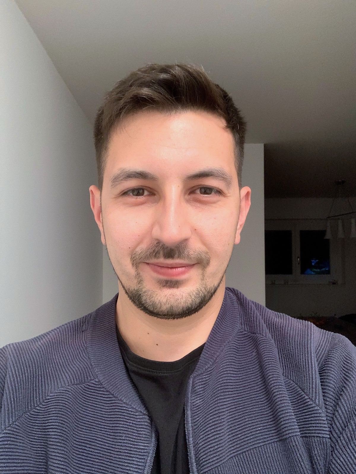 Gustavo L.